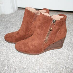 Haley Soul Naturalizer Wedge Suede Bootie